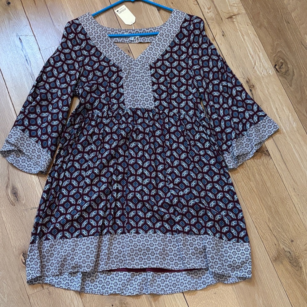 JODIFL Geometric Patterned V-Neck Tunic